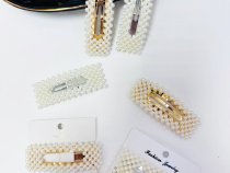 Pearl rectangular clip